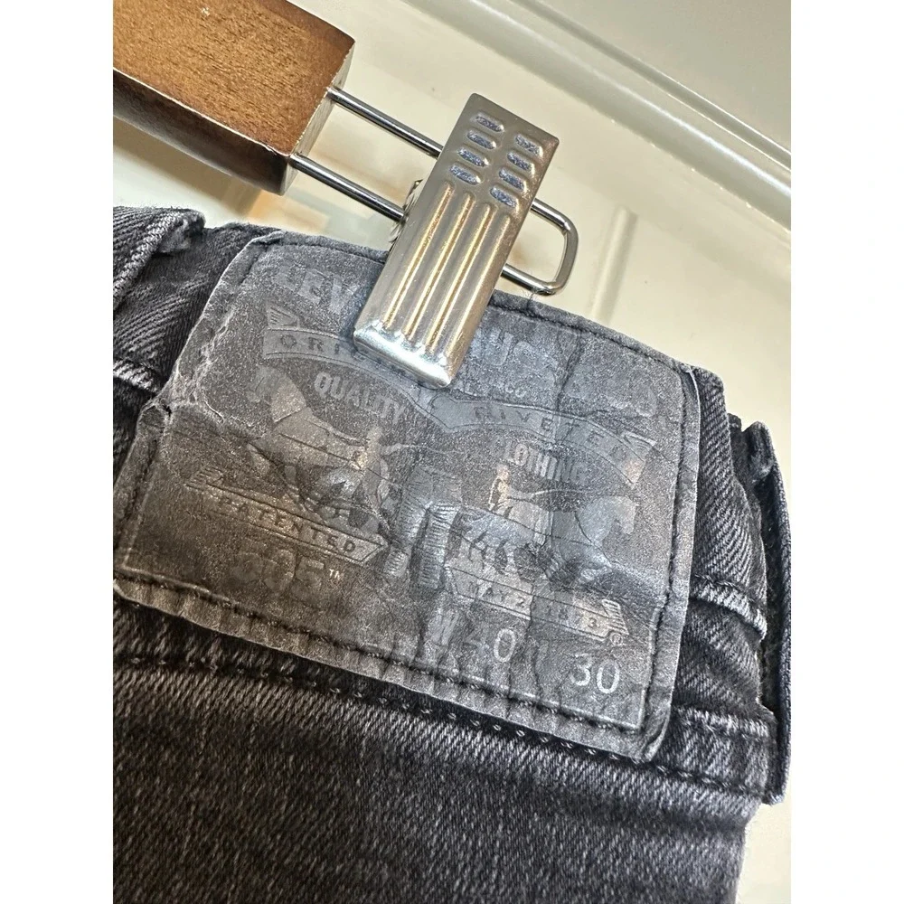 Levis waist flat